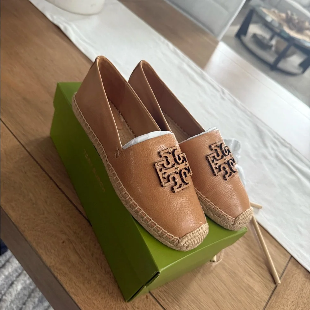 New Tory Burch Espadrilles Cut-Out Logo Leather Espadrille in Ginger Shortbread